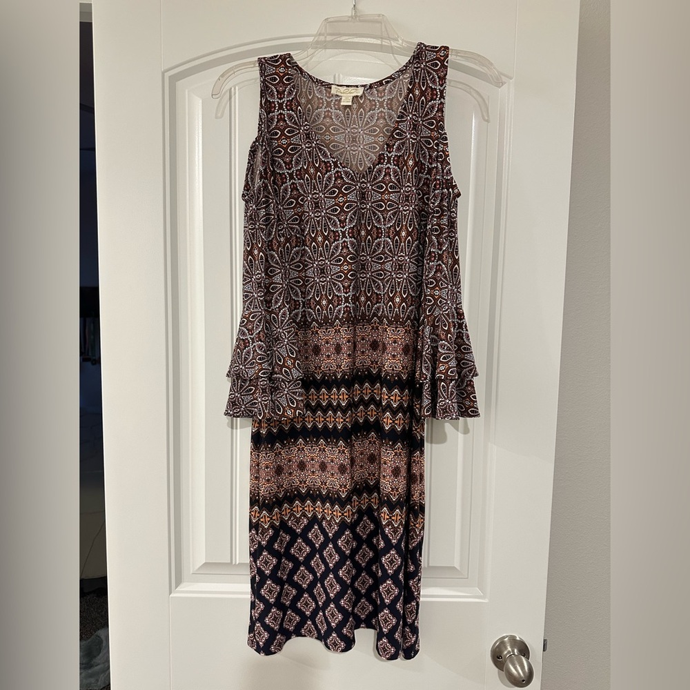 Elegant Patterned Dress in Navy Blue and Brown